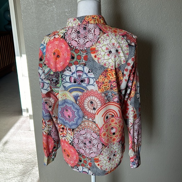 Women’s multi color printed blouse, size large - Picture 4 of 5
